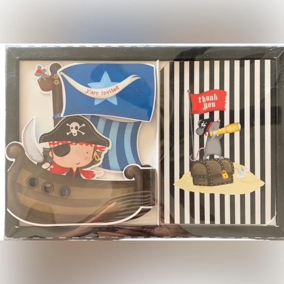 Kids Pirate Birthday Party Invitations 12 Count - Picture 2 of 5